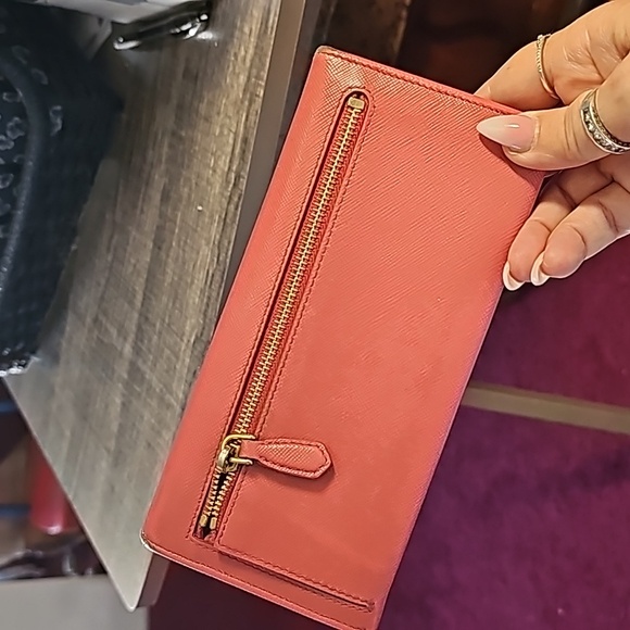 Prada Wallet ❤️🩷 - Picture 4 of 17